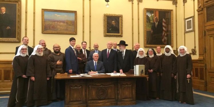 B9316756461Z.1_20150326183230_000_G18AB9291.1-0